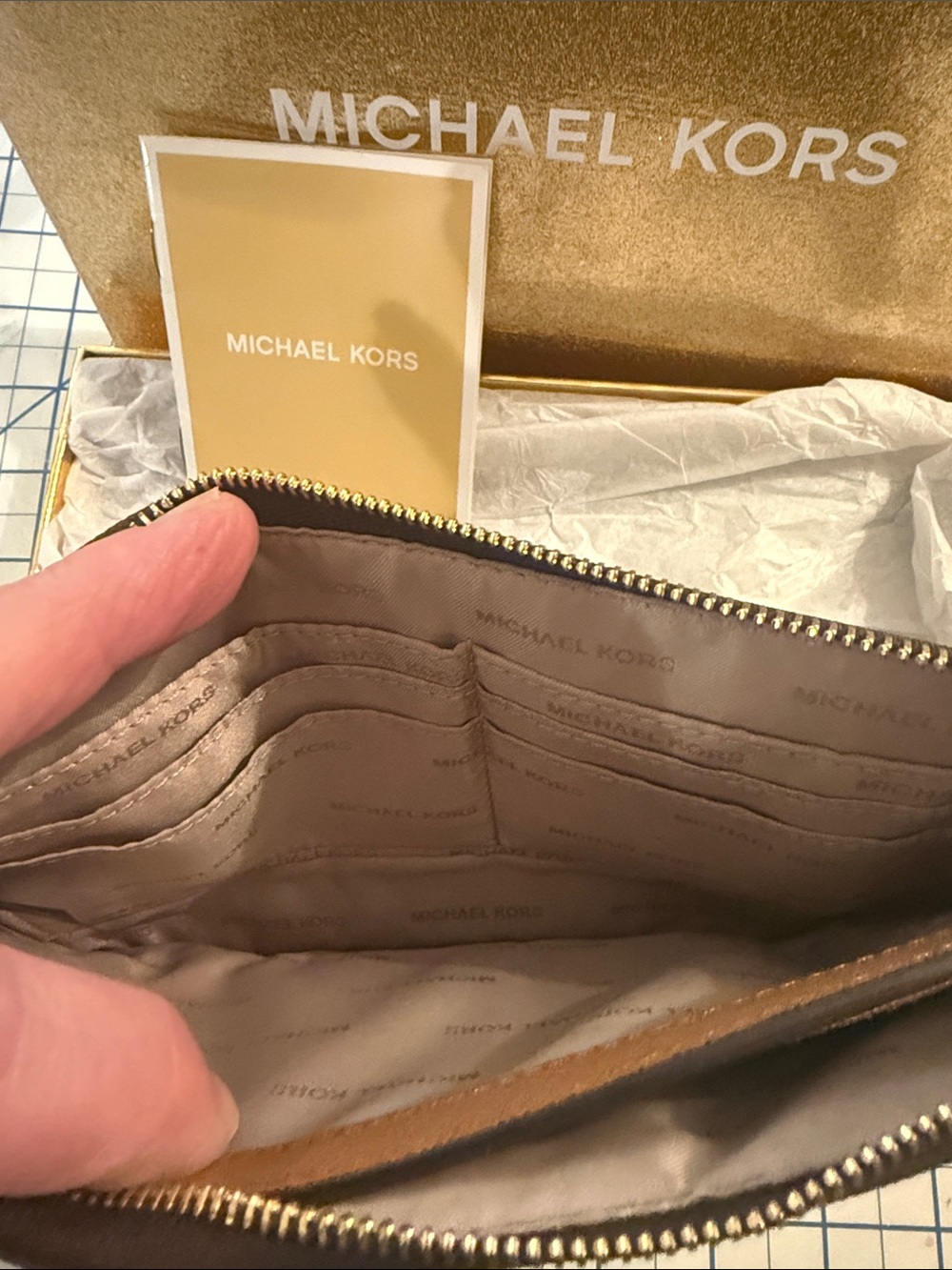 Michael Kors Studded Signature Wristlet Clutch – Brown – Brand New, 2017, VEGAN - Picture 6 of 15